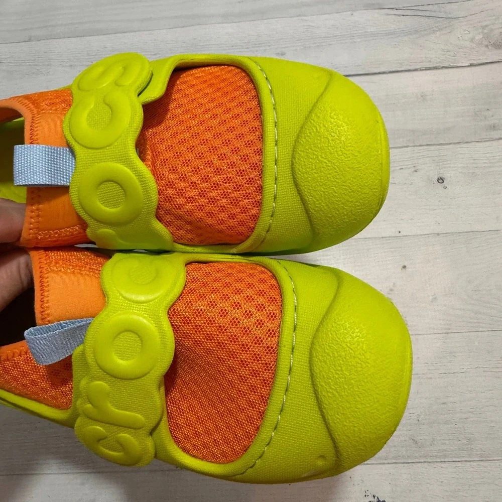 Crocs KIDS' SWIFTWATER SPLASH unisex Koi Fish lime yellow green orange juniors 3